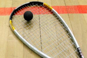 Lee más sobre el artículo Bádminton vs Squash ¿En qué se diferencian? ¿Cuál es mejor?